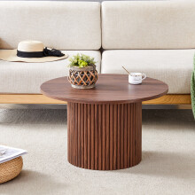 Couchtisch aus MDF mit 70 cm Durchmesser: Runder Beistelltisch in Walnussfarbe mit Rillendesign im Stil römischer Säulen, integriertem