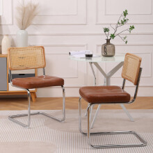 Mittelalterliche moderne Esszimmerstühle, ein Satz von 2-Rattan Esszimmerstühlen mit weichen gepolsterten Kunstlederelementen, armlose