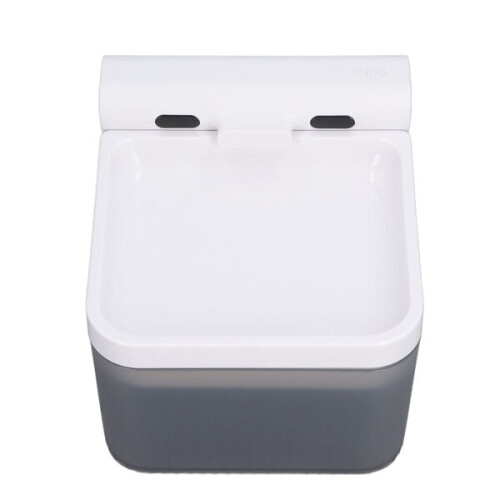 Reforma de bebedouro para gatos cinza e branco 1