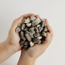Rolawn Arctic Silver Gravel 20mm Bulk Bag