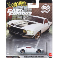 Hot Wheels Cars, Premium Fast & Furious 1:64 Scale Die-Cast Car for Collectors Inspired by Fast & Furious Movie Franchise