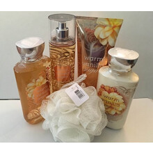 Bad & Kropp Varm Vaniljsocker Deluxe 5-delars Gåvoset med Krämer, Lotion och Duschgel