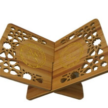 Elegante Houten Koranhouder met Uitgehold Bloemmotief voor Bureau-Organisatie