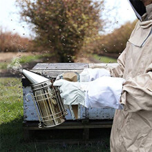 Bee Beehive Fogging Machine Smoke Smoker Plastic Blast Board Beehive Honeycomb Frame Beekeeping Tool Accessories