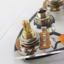 Single to Humbucker Sound Switching Circuit for Guitar Pickup Configuration