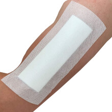 JFA Medical Pack of 25 Adhesive Wound Dressings - Suitable for cuts, Scratches, abrasions and grazes (100mmx200mm)