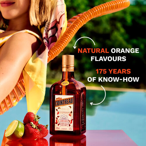 Cointreau Triple Sec Orange Liqueur 70cl 2