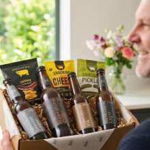 Serious Pig Hawkstone Gift Set with Glassware and Gourmet Pub Snacks