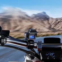 Carregador USB Impermeável para Motocicletas - RNCYN - IP66 Impermeável - Carregamento Rápido QC3.0 - Saída USB-A QC18W - Saída PD36W Tipo-C