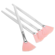 Set di 4 pennelli a ventaglio per illuminare il viso e scolpire gli zigomi.