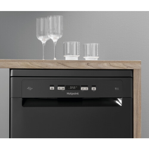 Hotpoint Hotpoint Full Size Freestanding Dishwasher  Black  14 Place Settings  E Rat 2