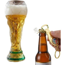 "Jalkapallo"-olutlasi – Mestaruuspokaalin muotoinen lasi (noin 470 ml) otteluiltoja varten