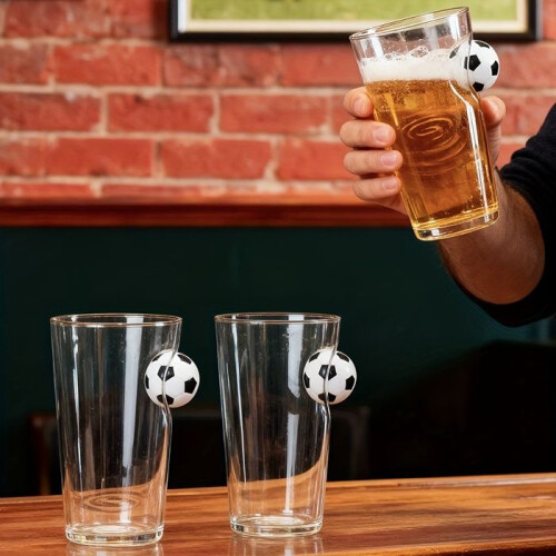 Set di bicchieri monoblocco premium (3 pezzi) — Bicchieri e boccali da birra a forma di pallone da calcio