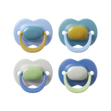 Tommee Tippee Ultimate Fit Soother, 18-36 Months, 4 Pack, Colour Blocked, Orthodontic Dummy for Babies, Symmetrical Teat, Air Holes, 100% BPA Free Si