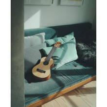 Yamaha Acoustic Guitalele, GL1 – A hybrid between guitar and ukulele (
