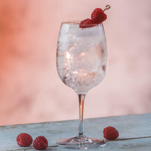 BACARDI BACARDÍ Raspberry, 27% ABV, 70cl / 700ml, Rum Blended w/ Crisp 2
