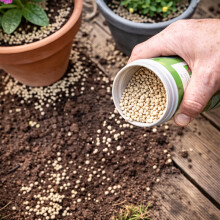 Doff Cat & Dog Scatter Granules 700g – Outdoor Pet Repellent for Cats & Dogs, Helps Prevent Fouling, Digging & Scratching, Garden Deterrent for Lawn