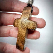 8 Stück Schlüsselanhänger Aus Walnussholz mit Kreuz, Tragbar, Aus Holz, Schlüsselanhänger mit Fingerspitze, Stressabbau, Geschenk für Tasche