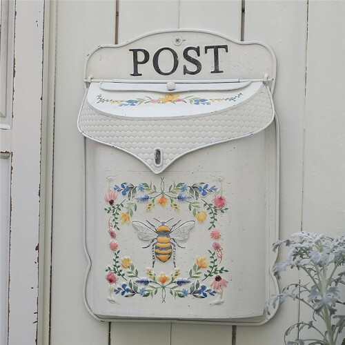 Retro Style Mailbox, Wall Metal Mailbox with Bee Pattern, Nostalgic Home Decoration,Wall Mounted Storage Box Bee Box