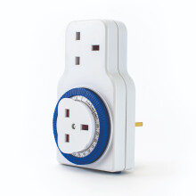 STATUS Timer Switch | 24 Hour Segment Timer Light Switch | White UK Plug | Separate Socket | S24HRSQT1WS1PK4