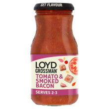 Loyd Grossman Italian Tomato & Smoked Bacon Sauce – Rich Tomato Base