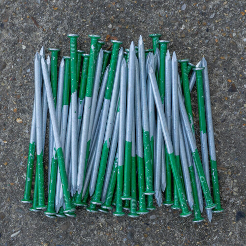 Woodside Half Green Heavy Duty Artificial Grass Nails – 50 Pack, Galvanised Stee 2