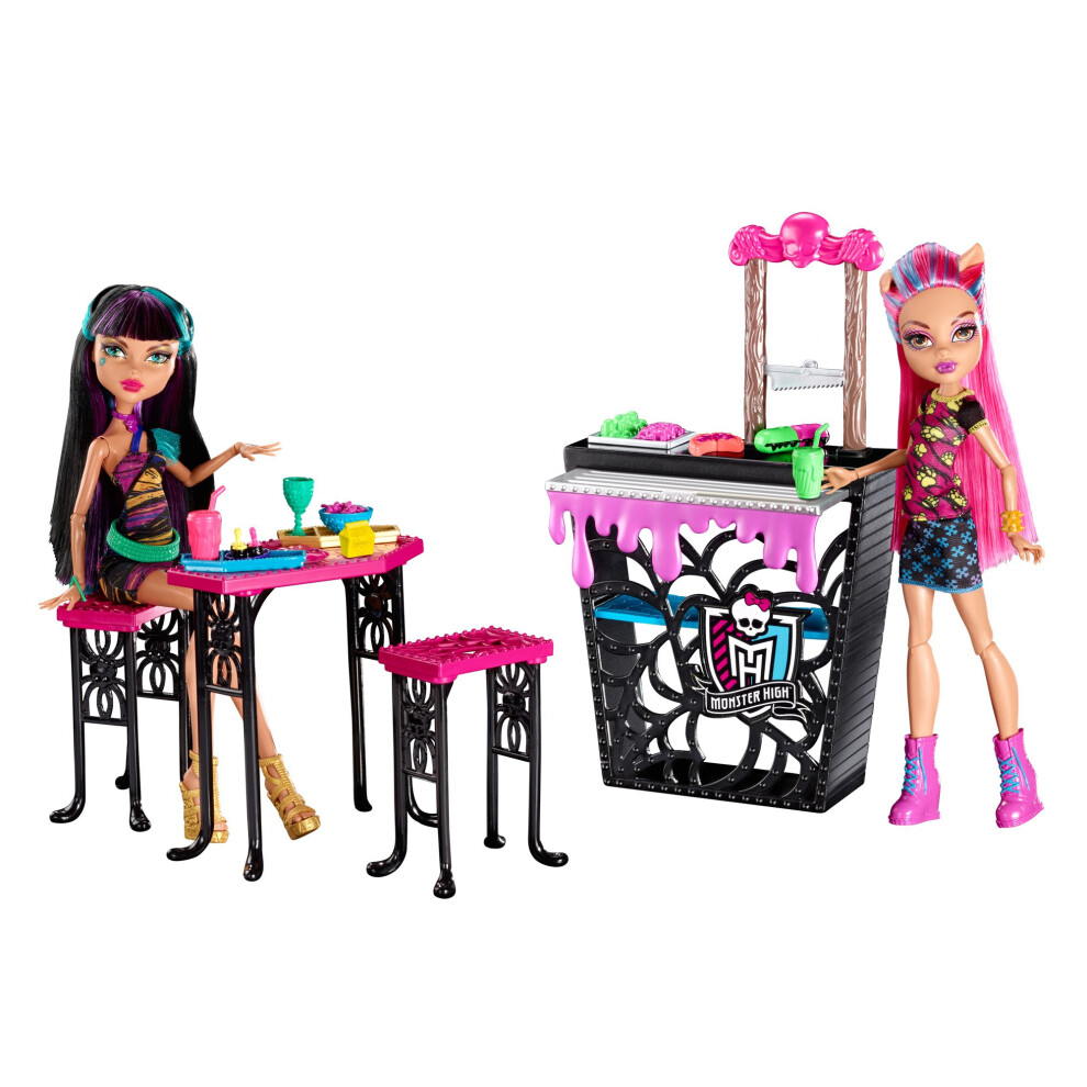 Mattel Monster High Creepteria With Cleo De Nile And Howleen Wolf Doll