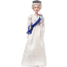 Barbie Signature Queen Elizabeth II Platin-Jubiläums-Puppe in Elfenbein-Kleid, mit Krone & Handschuhen
