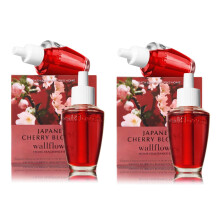 Bath & Body Works Wallflower Nachfüllungen - Japanische Kirschblüte - ZWEI Packungen, VIER Glühbirnen!