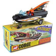 Corgi Toys CD54321062 107 - Bat Boat con figuras de Batman y Robin y remolque de metal especial