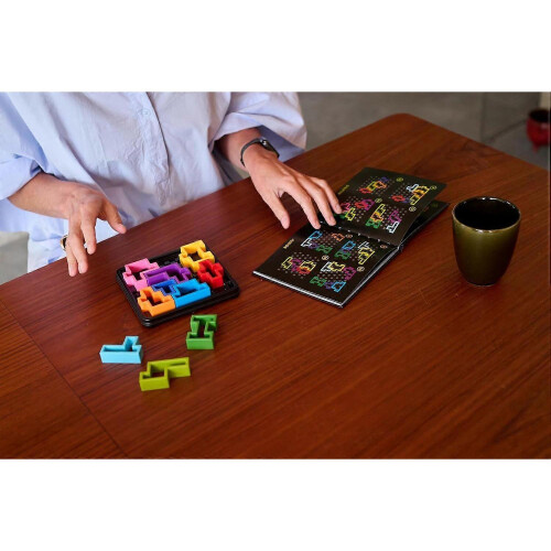 SmartGames - IQ Square Puzzle Game