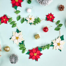 Guirnalda Floral Navideña Roja y Blanca Decoración Universal 3,5 m — adornos chimenea navidad