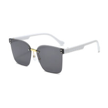 (Style2)Stilvolle quadratische Sonnenbrille mit UV400-Schutz und PC-Gläsern für Spielen und Reisen