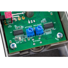 Fender Bassman Compressor Effect Pedal for Bass, Analog Compression with Blend Control, True-Bypass