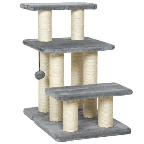 Escada para cães com postes para arranhar e bola de brinquedo para gatos.