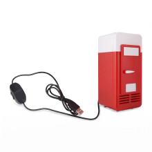 Bewinner DC 5V 10W Small Refrigerator, PC USB Portable Refrigerator, Mini Office/Room/Garageper Refrigerator, Mini Cooler/Heating - Red/Black(rosso)