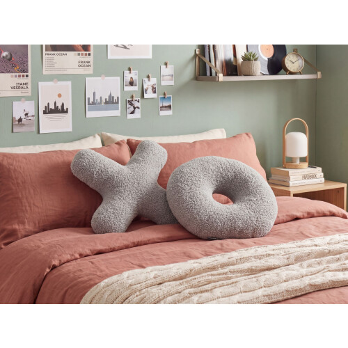 Beliani Set of 2 Decorative Cushions HESPERIS Boucle Light Grey Solid 1