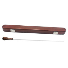 Dirigentská taktovka, živicová rukoväť, drevená rukoväť, dĺžka 37 cm, s drevenou úložnou skrinkou, pre orchestrálne zborové dirigovanie