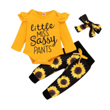 gelber Baby-Strampler mit Hose und Stirnband mit Sonnenblumenmuster
