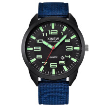 Montre militaire Ă quartz en acier inoxydable XINEW pour homme