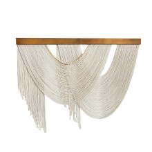 (White) Wanddekoration im Boho-Stil fürs Kinderzimmer mit geschwungener Quaste und Massivholzstange – ideal als Sofahintergrund