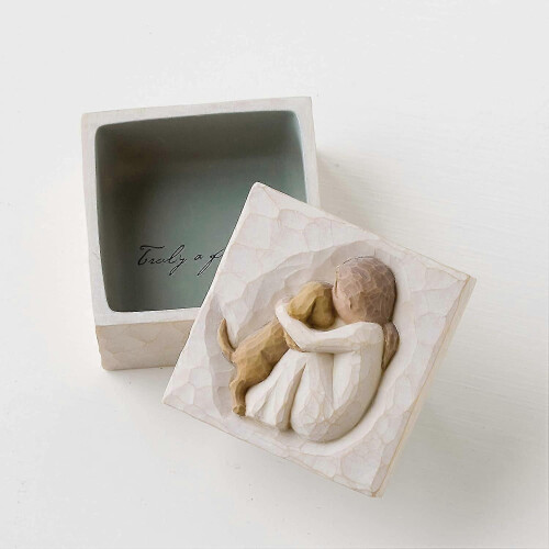 DWW-Sculpted Hand-Painted Keepsake Box 2