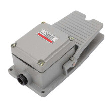 Voetschakelaar LT3 Antislip aluminium behuizing Momentary pedaal 15A 250V IP62
