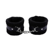Fluffy Handschellen Armband, verstellbar abnehmbar, PU-Leder Plüsch, hypoallergen Legierung, Schwarz Rot, für Kostüm Spiel und tägliches Tragen