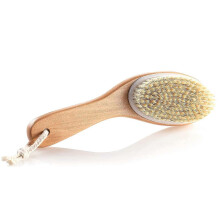 Brosse corporelle en bois naturel avec manche profilé et poils de sanglier