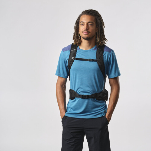 Salomon Salomon TRAILBLAZER 20 Hiking Pack, 20L, Stretch Side Pockets, Comfy Harness. 2
