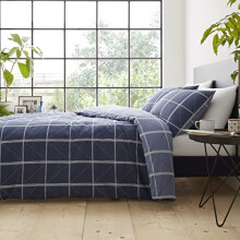Catherine Lansfield Geometric Grid Duvet Cover Set 200 x 220 + 50 x 80 (2) and Fitted Sheet 140 x 200 cm White