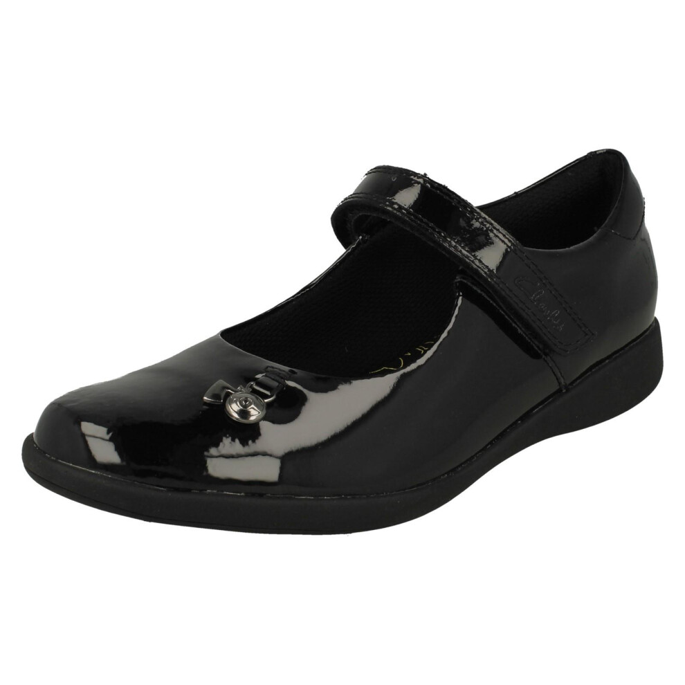 Clarks (Black, Uk 10 Child) Girls Pokmon Collection By Pok Ball Detailed School Shoes Etch Mist - F Fit