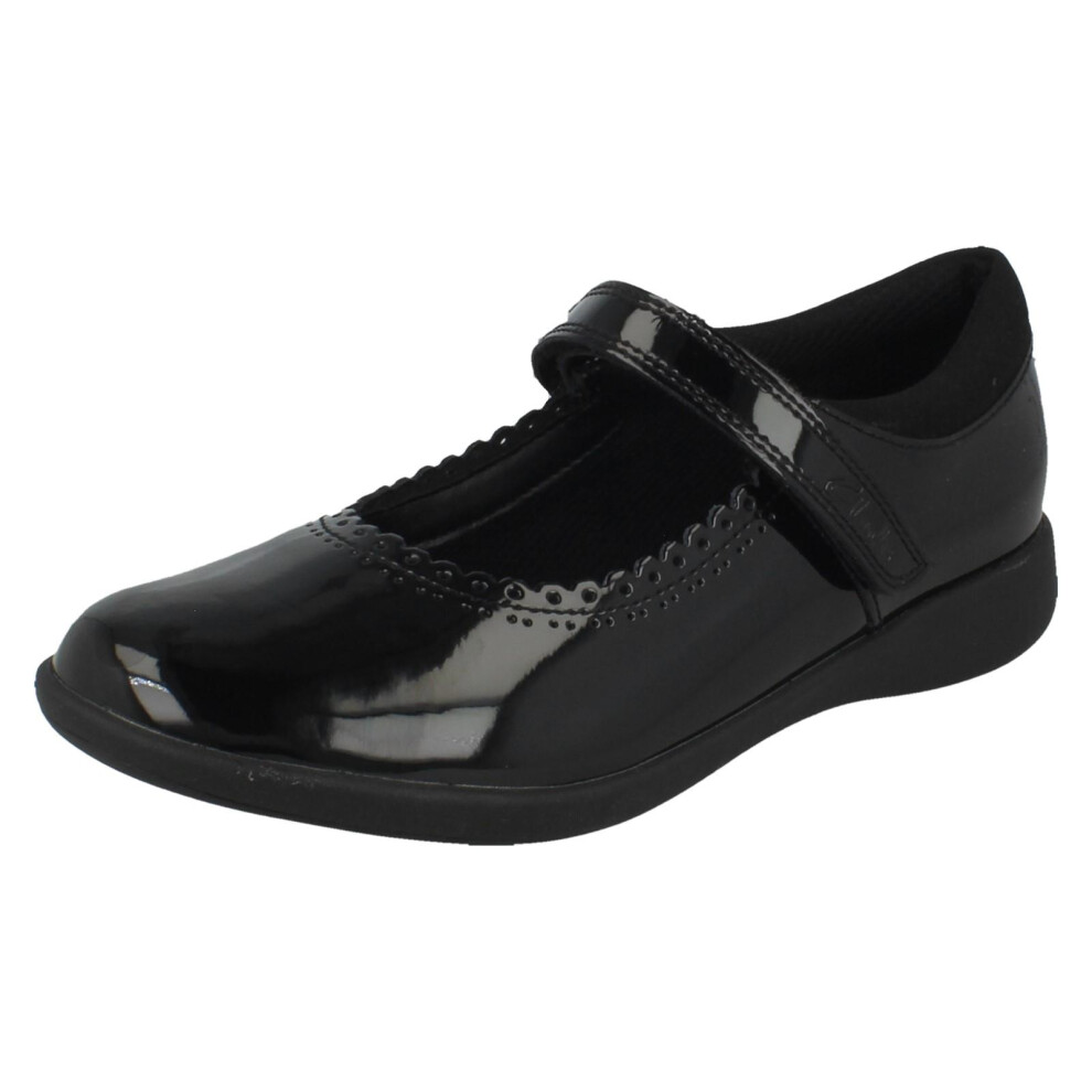 Clarks (Black, Uk 1.5 Child) Girls Scalloped Edge Mary Jane School Shoes Etch Pure K - G Fit