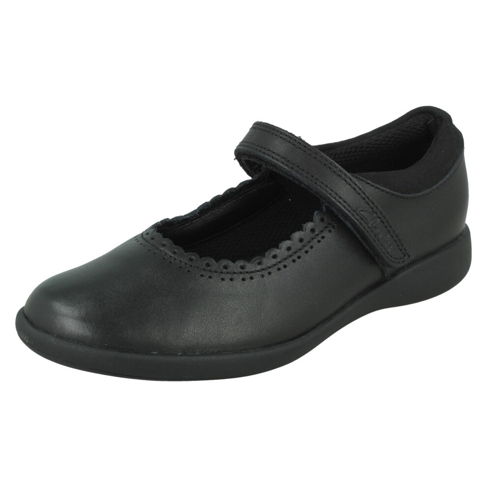 Clarks (Black, Uk 12.5 Child) Girls Scalloped Edge Mary Jane School Shoes Etch Pure K - G Fit